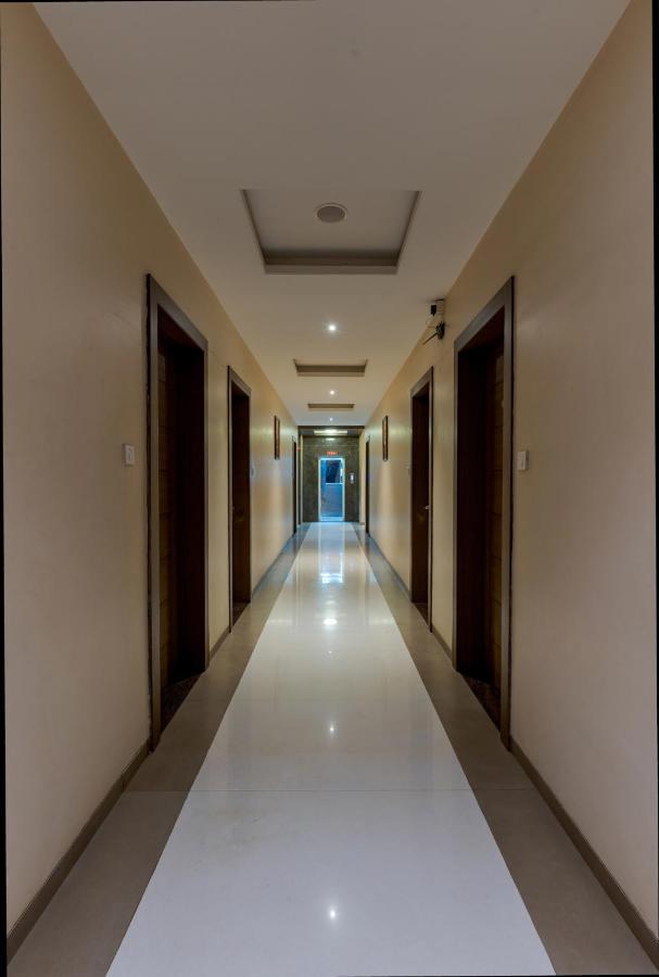 Hotel Royal Palace Karād Zewnętrze zdjęcie